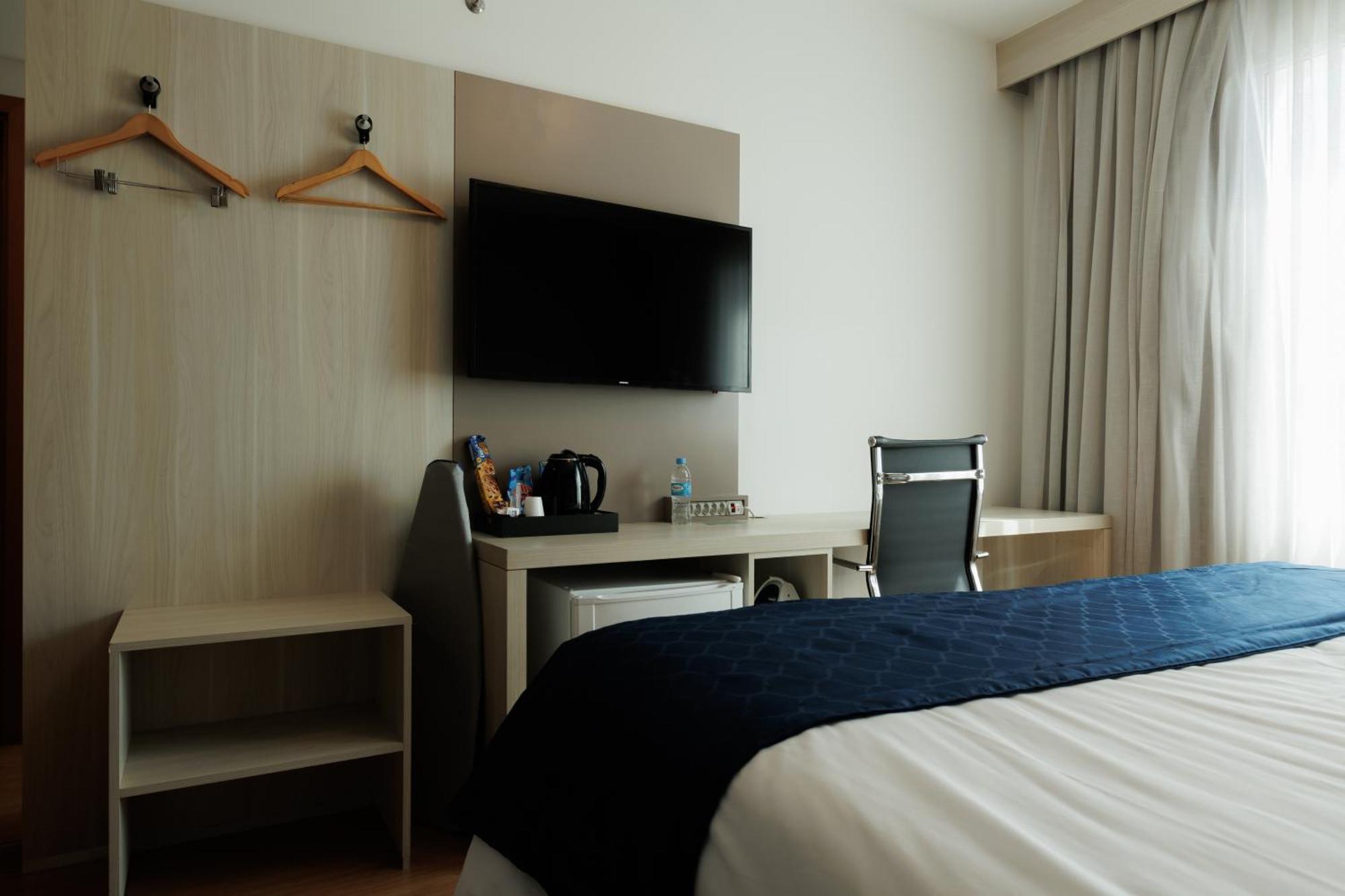 Ramada Encore By Wyndham Minascasa