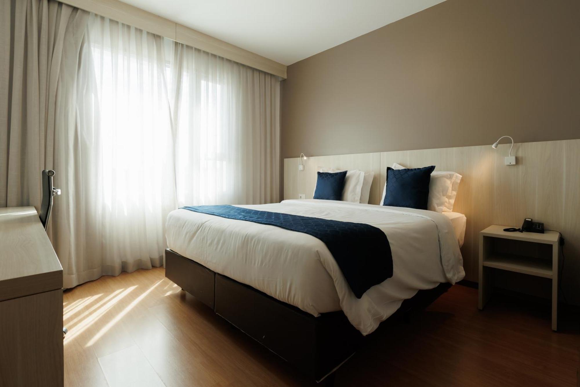 Esuites Minascasa 4*